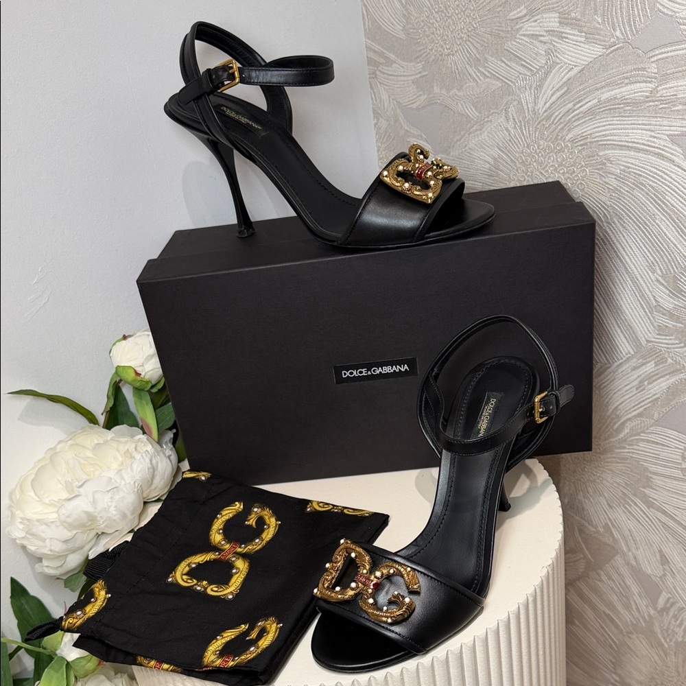 Dolce & Gabbana Black Leather Sandals with DG Embellishment